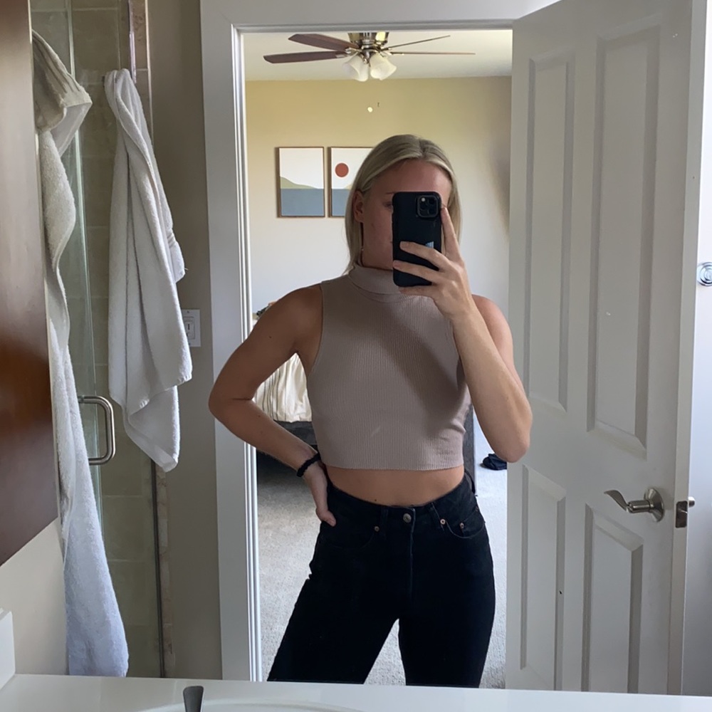 Ribbed turtleneck tank